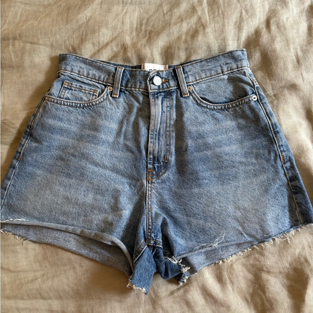 High waisted BDG jeans shorts - size 28